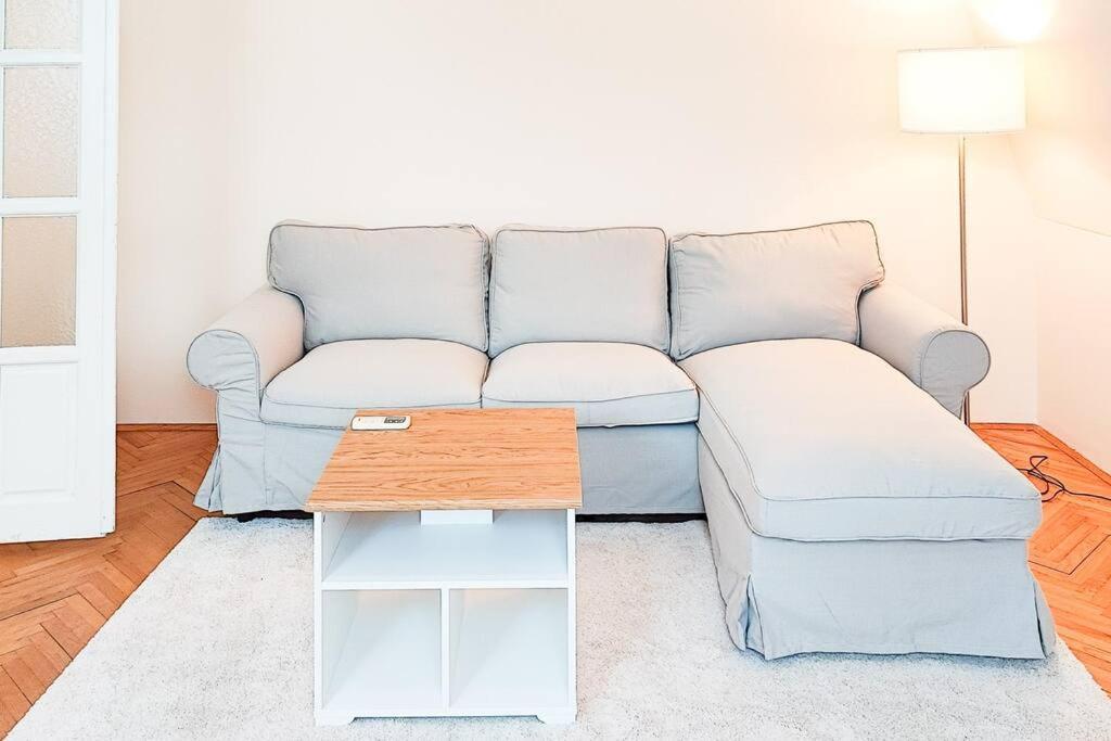 Filinhome Trg Mladenaca 诺威萨 外观 照片